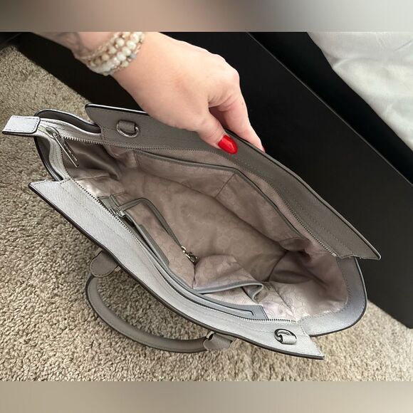 Michael Kors purse - Picture 4 of 4